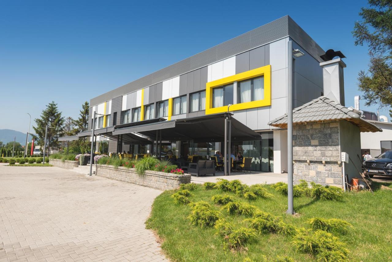 Hotel Stobex Loznica Extérieur photo