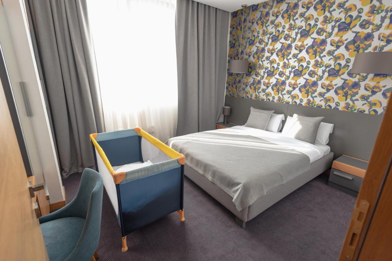 Hotel Stobex Loznica Extérieur photo
