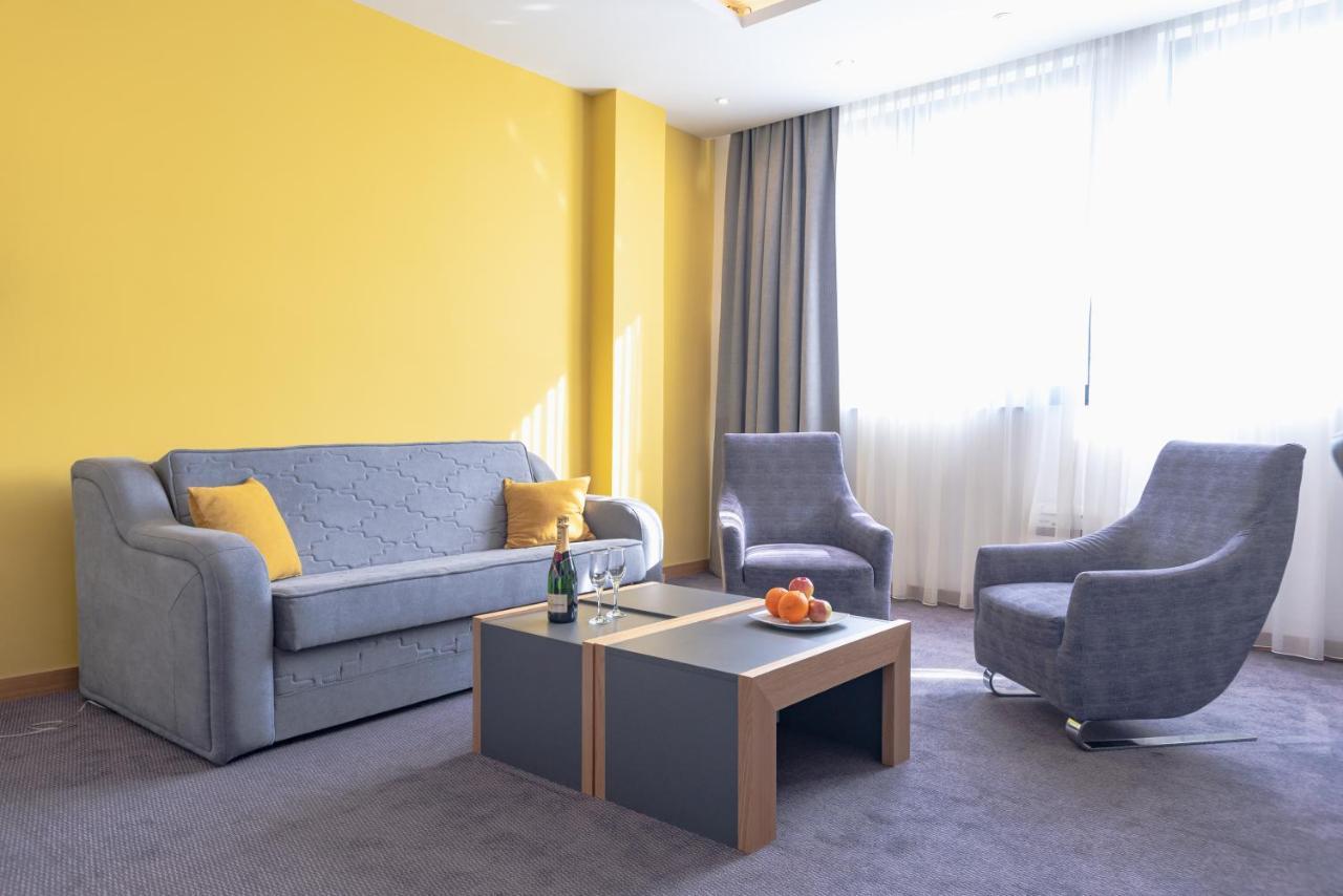 Hotel Stobex Loznica Extérieur photo