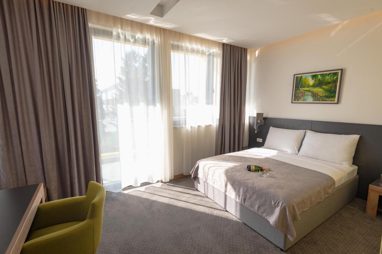 Hotel Stobex Loznica Extérieur photo
