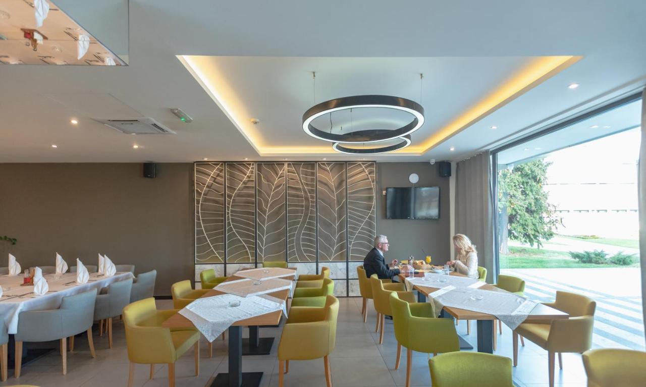 Hotel Stobex Loznica Extérieur photo