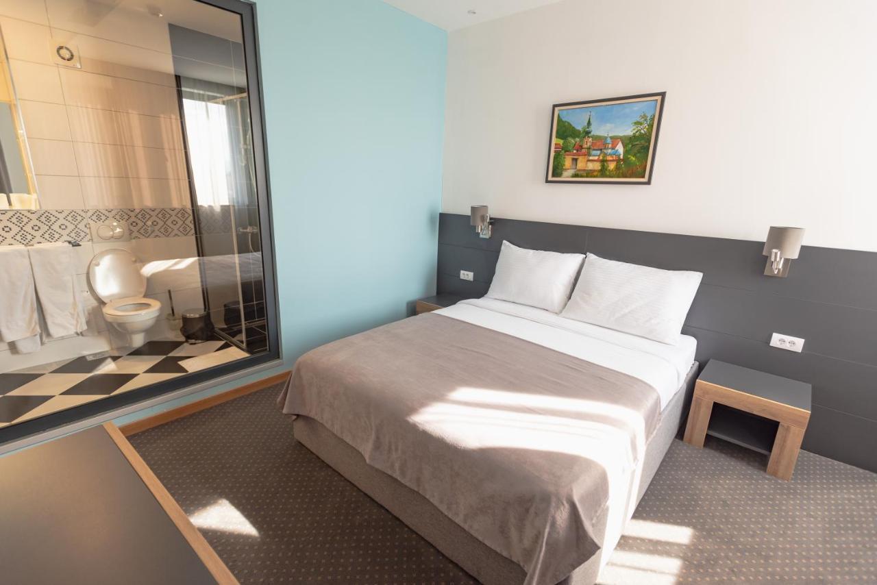 Hotel Stobex Loznica Extérieur photo