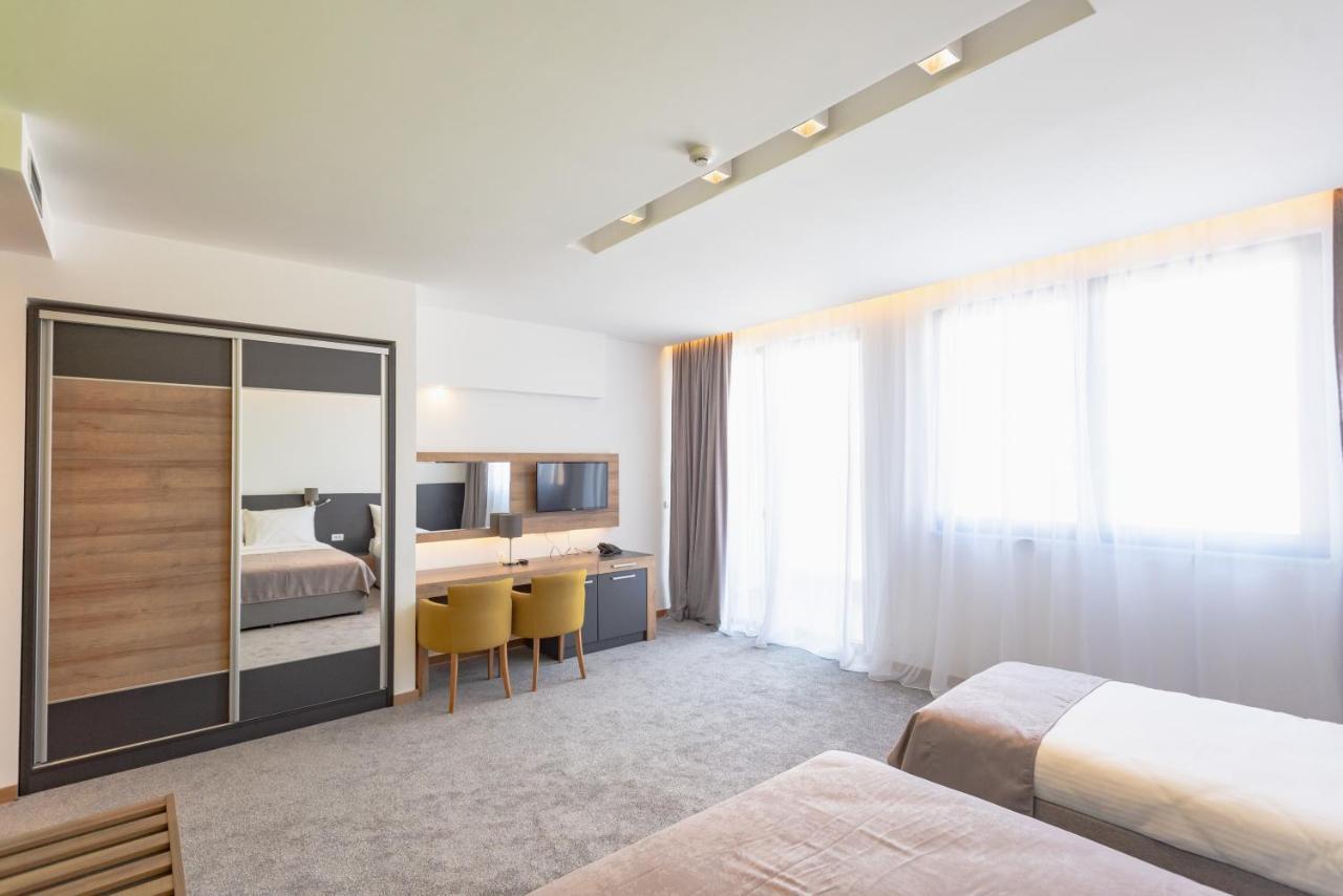 Hotel Stobex Loznica Extérieur photo