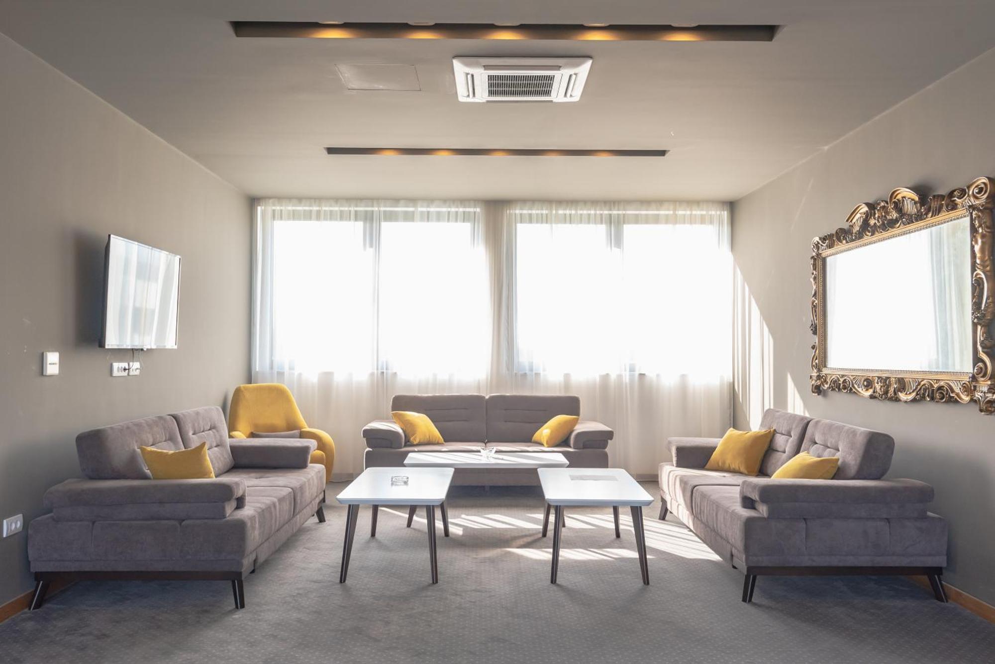 Hotel Stobex Loznica Extérieur photo